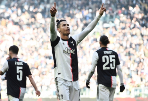 "C. Ronaldo, stamping goals, led "Juventus" to another victory, crushed "SPAL" by "Lazio"