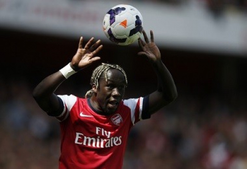 B. Sagna will wear "Man City" jersey