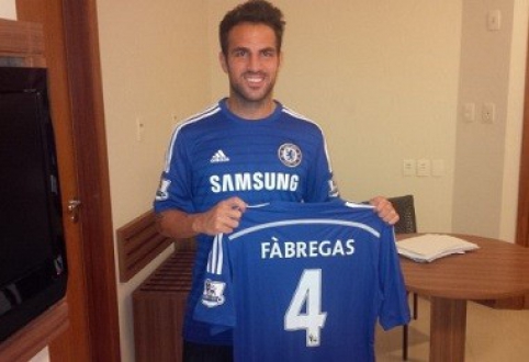 Official: C. Fabregas moves to "Chelsea"