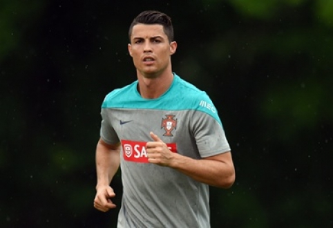 In the Portuguese national team - concern about C. Ronaldo's health.