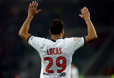 L.Moura promises to stay within the ranks of PSG club