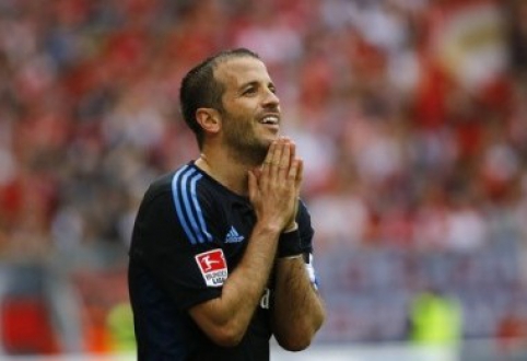 Injured R.Van der Vaart will miss the World Cup