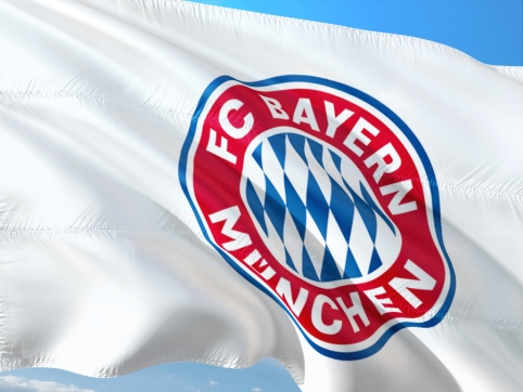 K.Comanas violated "Bayern" rules