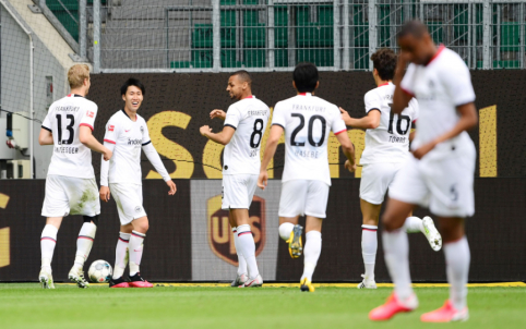 "Eintracht" defeated "Wolfsburg" team, "Schalke" experienced another loss