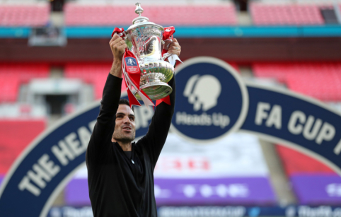 M. Arteta raises the FA Cup trophy: "I am very proud of this achievement"