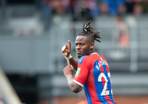 "Chelsea" loaned M. Batshuayi to "Crystal Palace" for a year