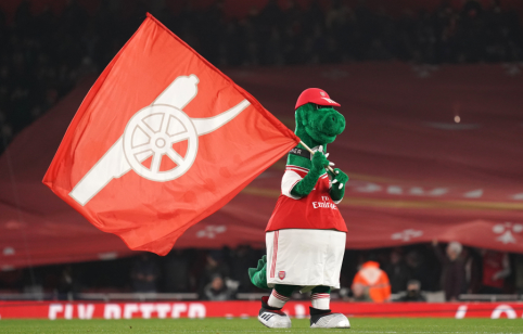 "Arsenal" talisman Gunnersaurus returns to "Emirates" Stadium