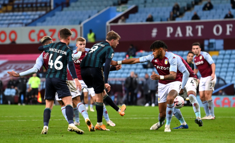 "Leeds" ends "Aston Villa" team's winning streak