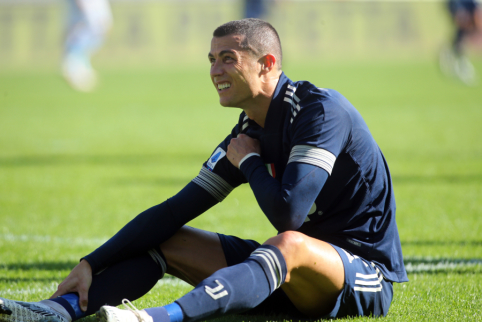 C. Ronaldo maintains huge popularity in Italy: greeted by crowd of "Juventus" fans.