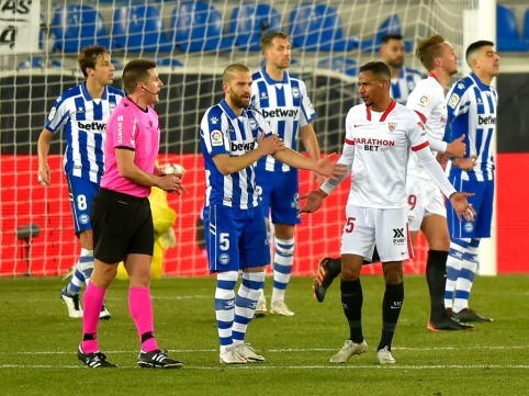 "The League": "Sevilla" only defeated "Alaves" after a fierce battle.