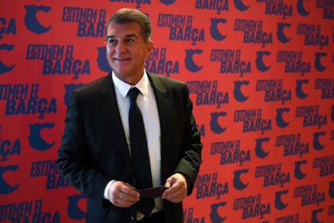 Newly opened J. Laporta invites Argentine star to "Barça"