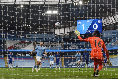 S. Aguero apologized for the failed penalty kick