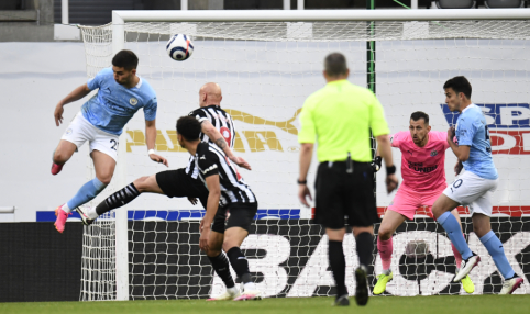 "Man City" triumphed in a seven-goal drama.