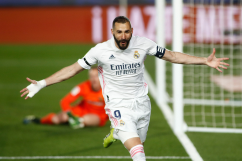 Official: K. Benzema signed a new contract