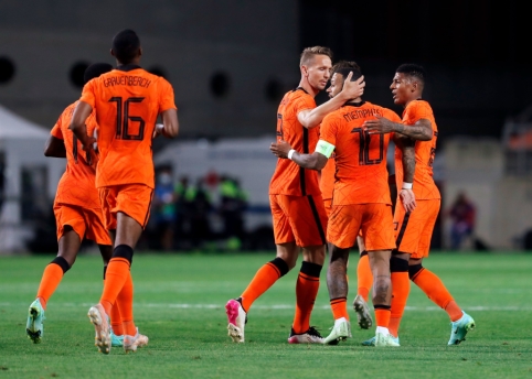 R. De Boer - about the Dutch national team: J. Cruyff would turn in his grave seeing this