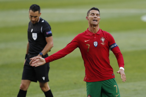 Ch. Suttonas: C. Ronaldo simply walks on water surface