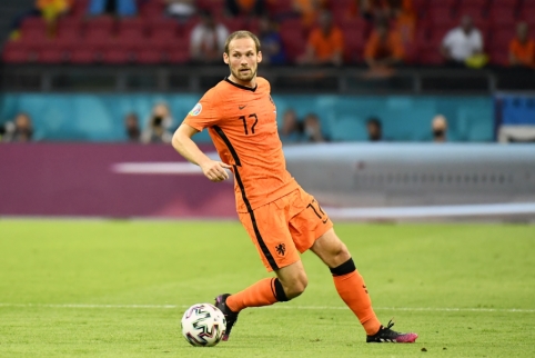 D. Blind after Ch. Eriksen's disaster pondered not to play with Ukraine