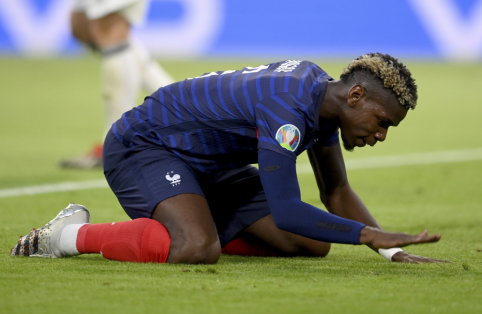 P. Pogba's gaze is directed towards his homeland