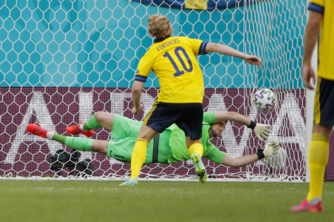 E. Forsberg's successful 11-meter penalty gave the Swedes their first victory.