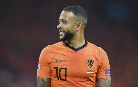 M. Depay: I can play together with L. Messi and S. Aguero