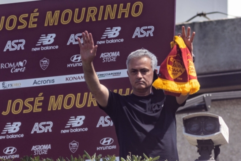 J. Mourinho met in Rome like a god