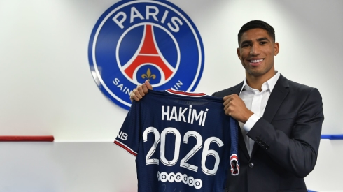 PSG officially presents A. Hakimi