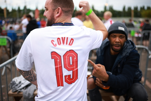 G. Lineker asked English fans not to boo at least the Italian anthem.