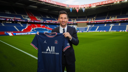 Presentation of L. Messi at Paris Saint-Germain club (video recording)