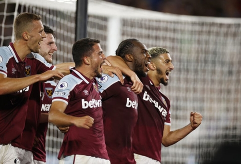 Thanks to M. Antonio's record, "West Ham" crushed "Leicester City" at home