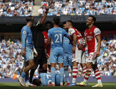 "Man City" and "Arsenal" match - G. Xhaka's red card, childish mistakes, and "Arsenal" humiliation