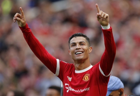 Unreal Return - C. Ronaldo's double determined "Manchester United" victory