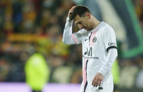 In France, the PSG club, shining brightly, escaped defeat in extra time.