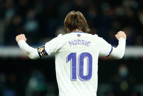 L. Modric's Night: Rival Fans Applauded Standing Up, while Coach C. Ancelotti didn't spare praise