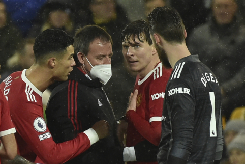 Doctors carefully monitor V. Lindelof's heart activity