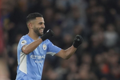 Official: "Manchester City" extended contract with R. Mahrez