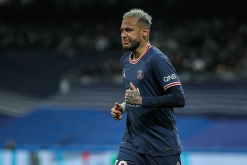 Neymar plans to stay in Paris