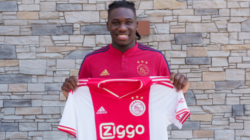 Official: "Ajax" acquires "Rangers" center-back C. Bassey