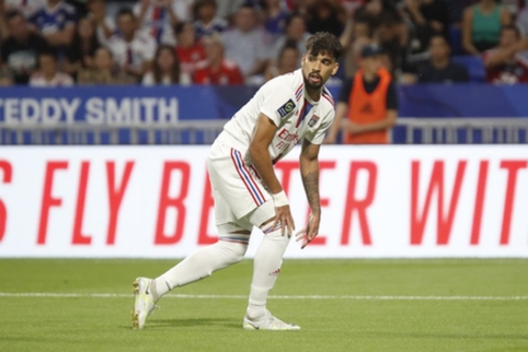 "West Ham" reached an agreement with "Lyon" for the transfer of L. Paqueta