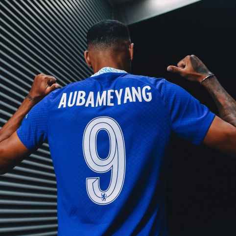 Official: P. Aubameyang returns to England