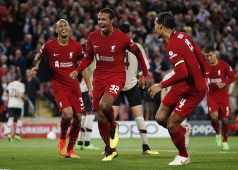 "Liverpool" footballers rise after defeating "Ajax"