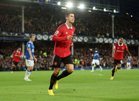 C. Ronaldo's goal restores "Man Utd" to the path of victories in the "Premier" league