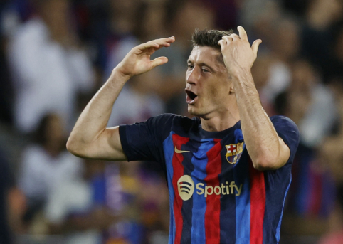 R. Lewandowski will miss "El Clasico" due to injury