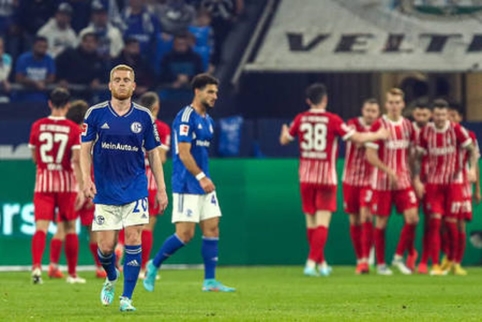 "Freiburg" left "Schalke" at the bottom of the Bundesliga