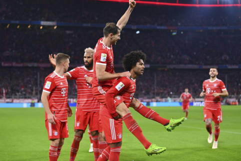 S. Gnabry scored a hat-trick as Bayern cruised past Werder footballers.