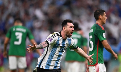 Great goals by L. Messi and E. Fernandez secured an important victory for Argentina.