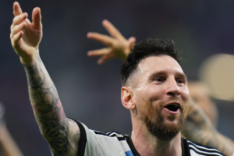 L. Messi surpassed C. Ronaldo in the list of World Cup records