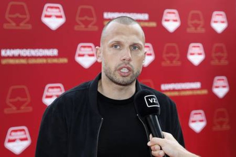 Official: J. Heitinga stays at the helm of "Ajax" for this season