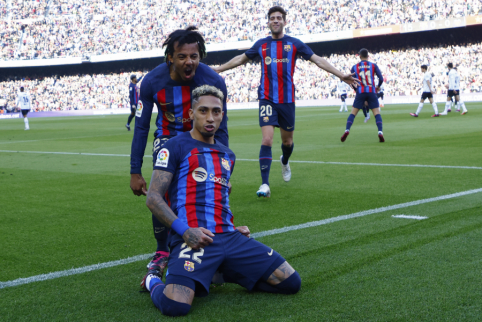 The remaining "Barca" clinched a victory against "Valencia" team in the minority