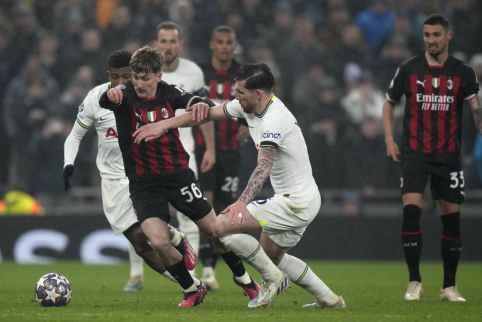 Milan" broke into the Champions League quarter-finals