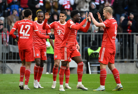 Bayern" defeated "Augsburg" footballers in an eight-goal fiesta.